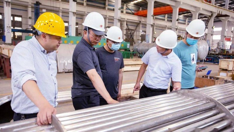 化工产品代理加盟：新手入局的机遇与挑战